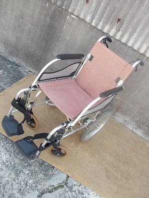 送料無料 一部地域を除く 松永介助式車椅子MW-SL4B TS-25-1029-03