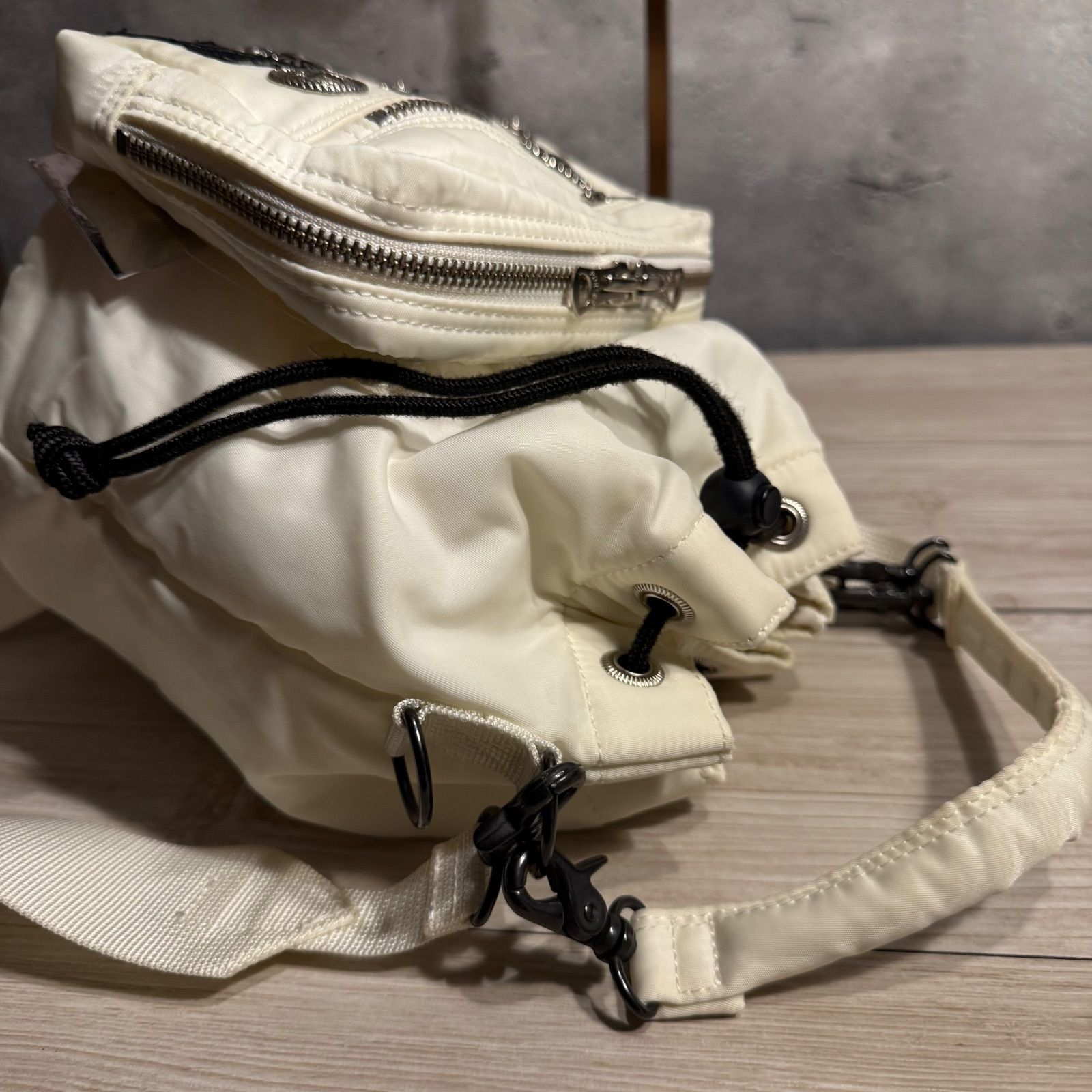 ✨PORTER×TOGA✨コラボ✨2WAY巾着バッグ✨ホワイト✨ - メルカリ ✨PORTER×TOGA✨コラボ✨2WAY巾着バッグ✨ホワイト✨ - メルカリ