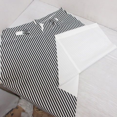 ミーイッセイミヤケ me ISSEY MIYAKE クロップド サルエル パンツ オフホワイト 白×黒 MI61FF411 ストライプ柄 WWW_DECORATOM_COM_BR