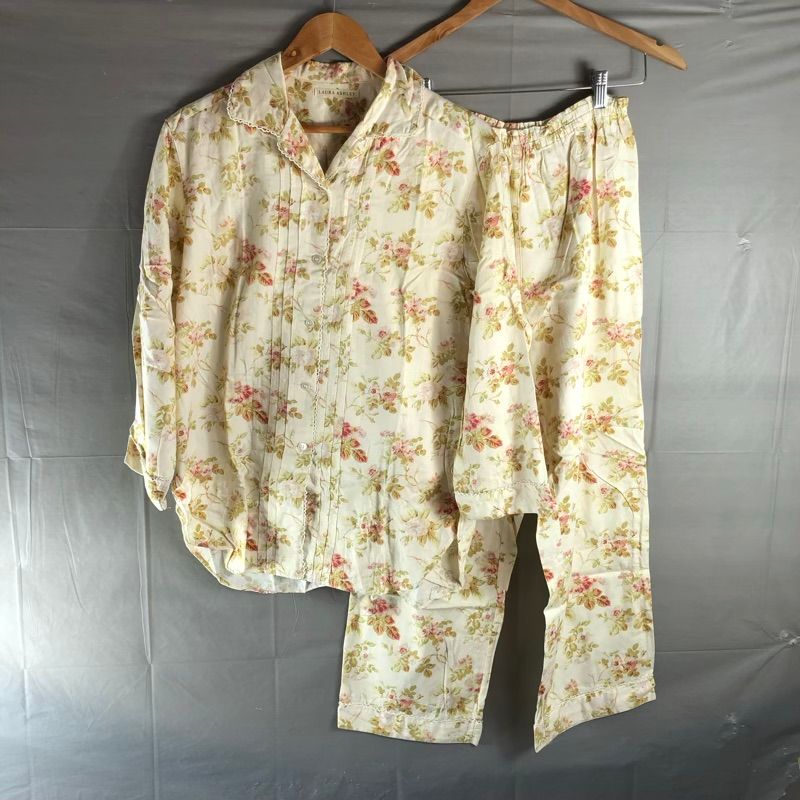 Ashley ナイトウエア