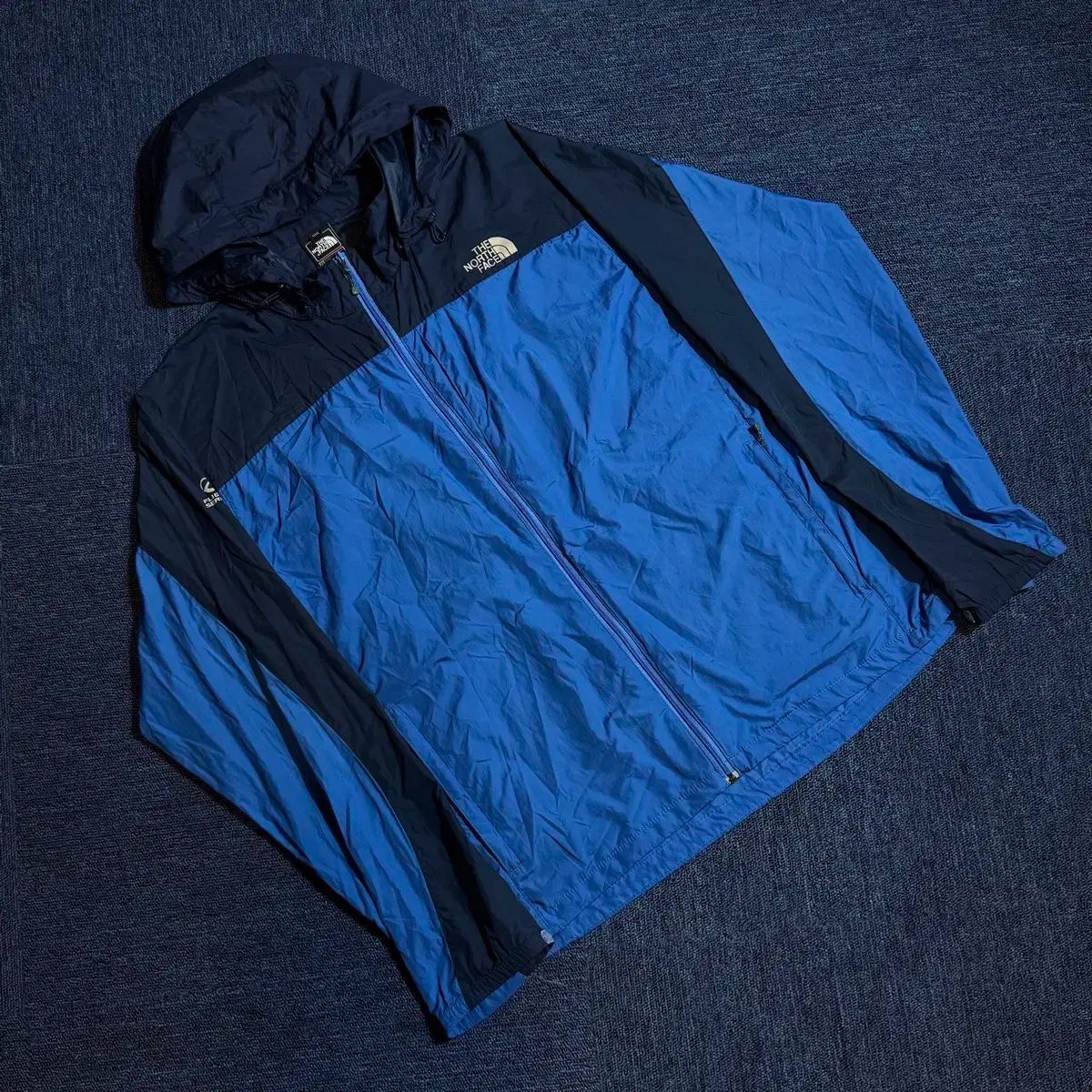 THE NORTH FACE ザノースフェイス ブルー ウィンドブレーカー