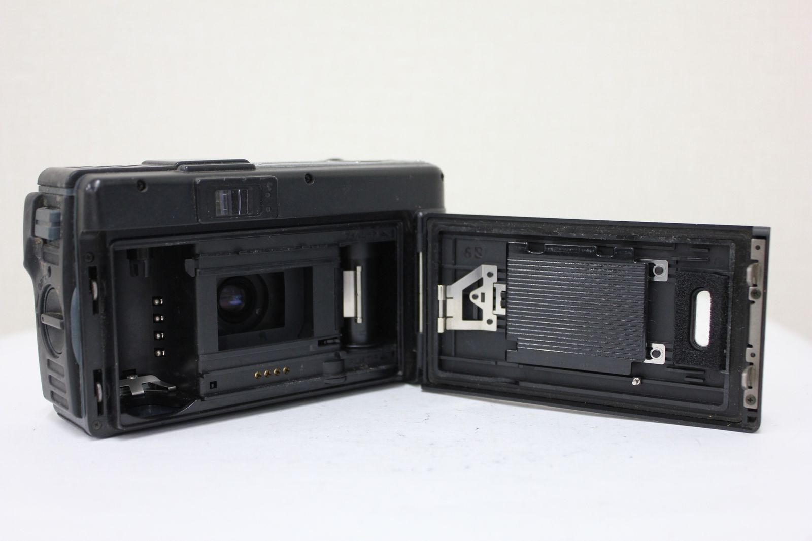 コンパクトカメラ