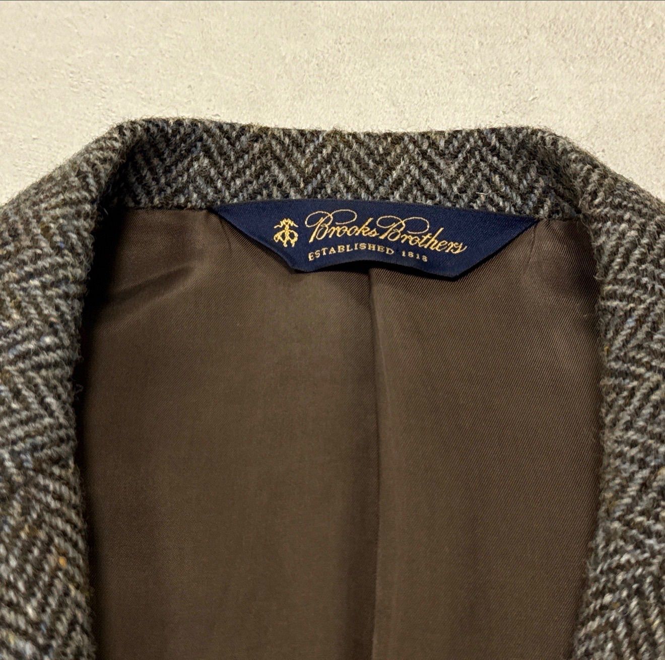 美品23AW BrooksBrothers ハリスツイード 3つ釦 段返りJKT 美品23AW BrooksBrothers ハリスツイード 3つ釦 段返りJKT - メルカリ