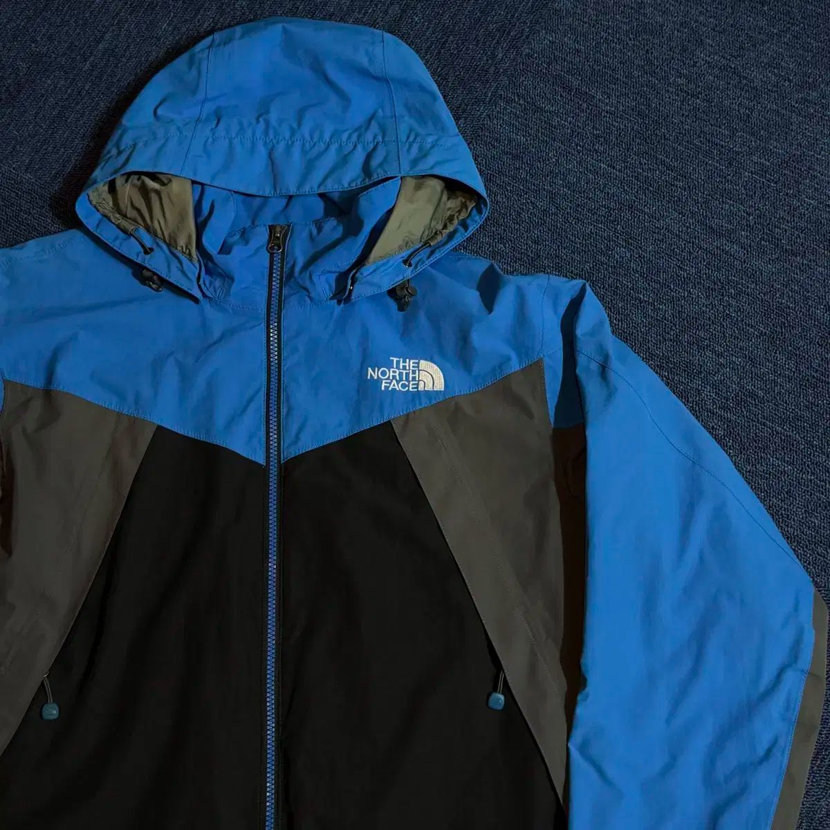 THE NORTH FACE ザノースフェイス ブルー フード ウィンドブレーカー