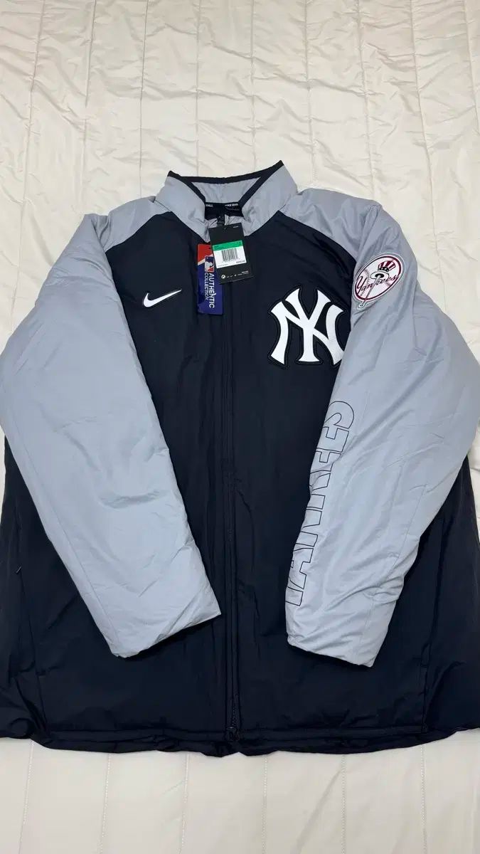 ナイキ ニューヨーク ヤンキース ダグアウトジャケット グースダウン