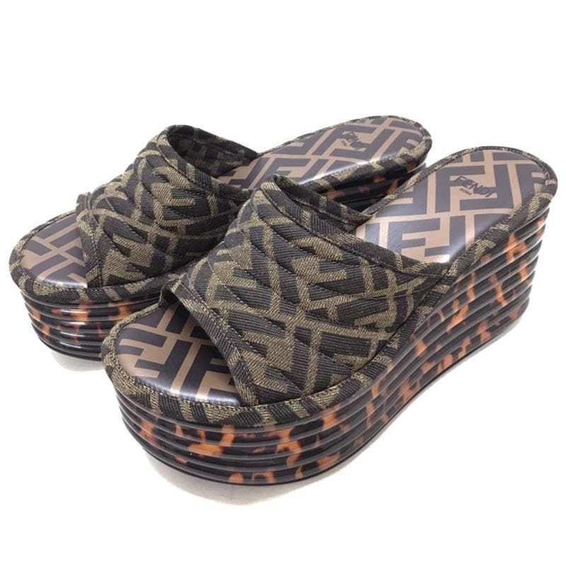 未使用 フェンディ ズッカ レディース サンダル 厚底 シューズ 箱付