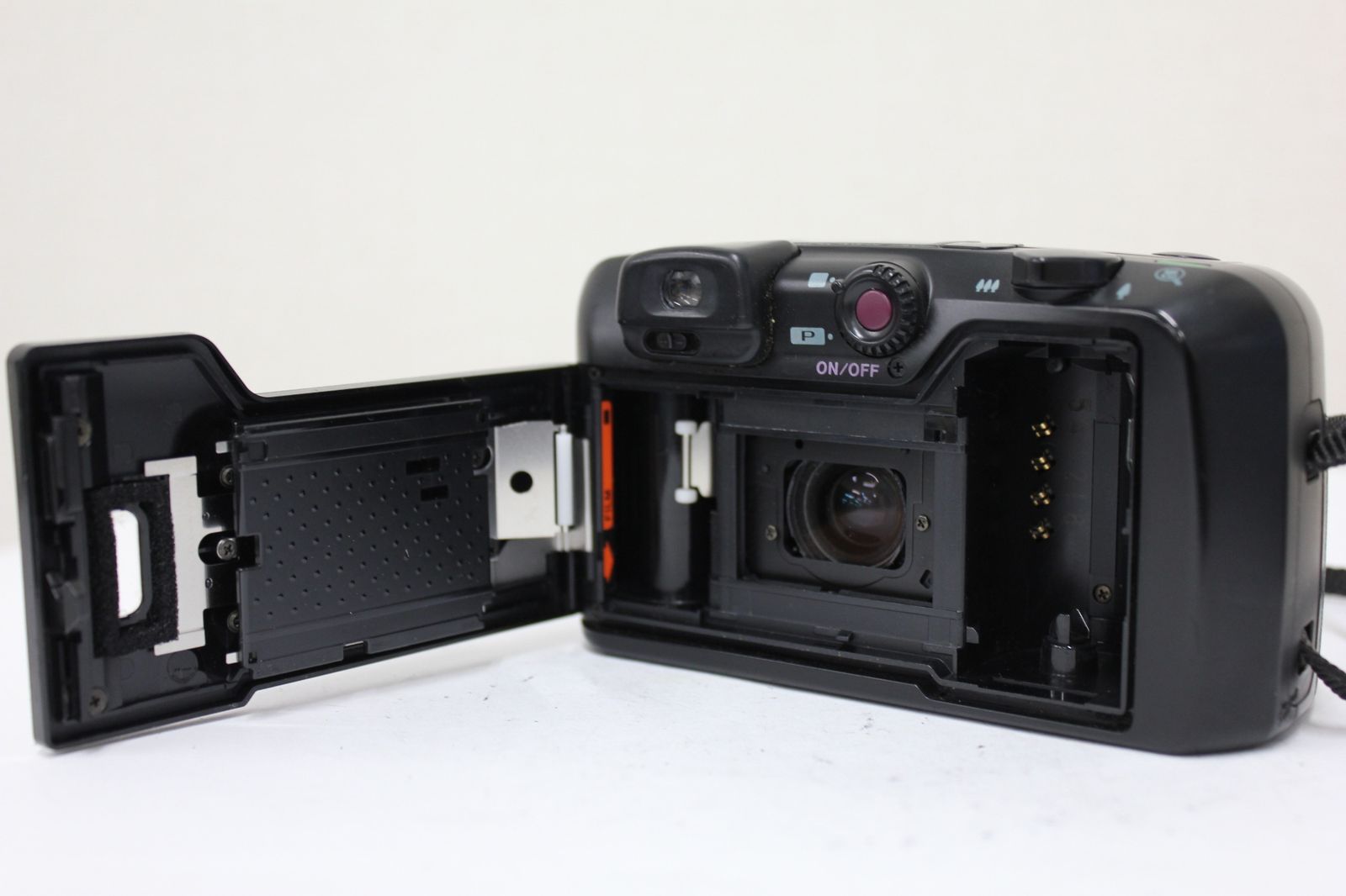 コンパクトカメラ e