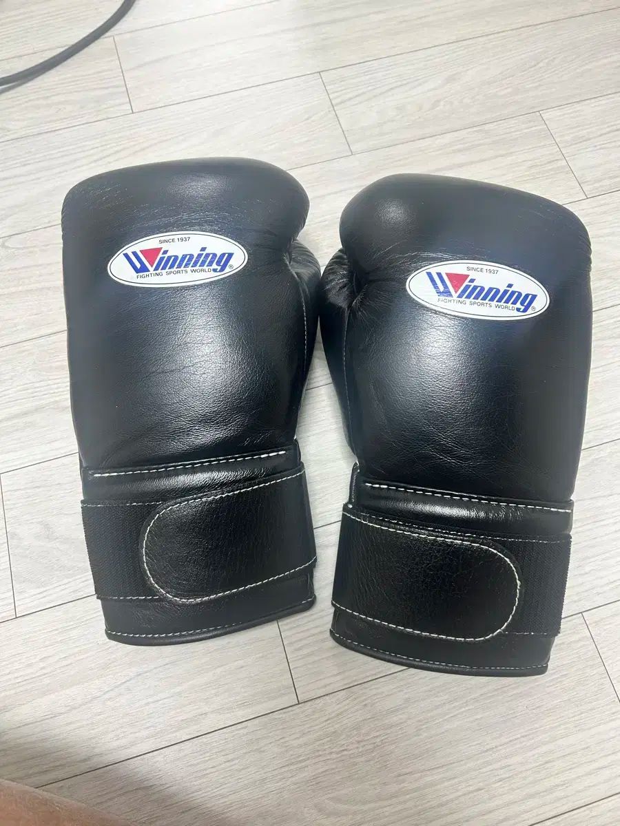 ウィニング グローブ 14オンス ほぼ
