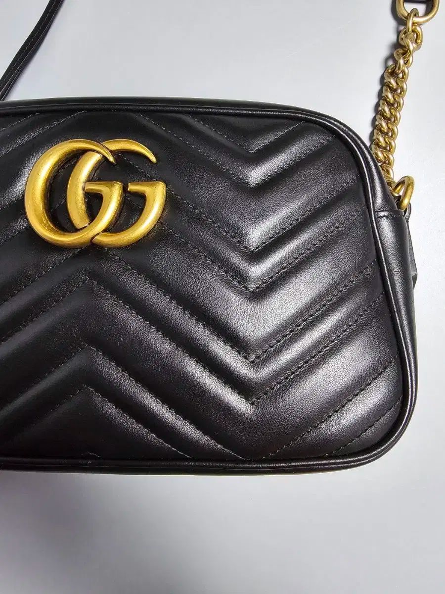 グッチ マーモント マトラッセ GG チェーン クロスバック ブラック スモール