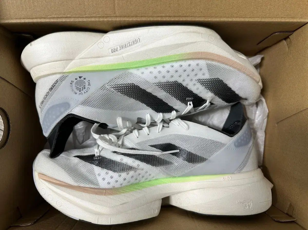 アディダス アディゼロ プロ 3 クラウド 白 コア ブラック