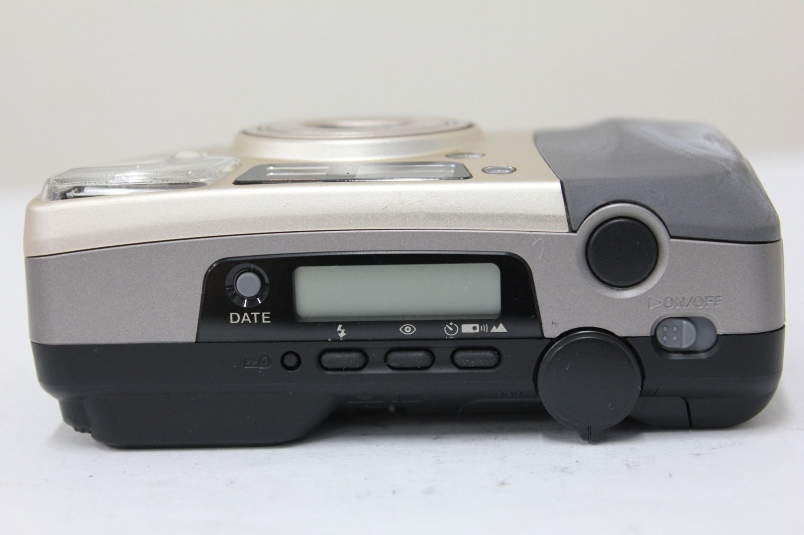 38-115 mmコンパクトカメラ