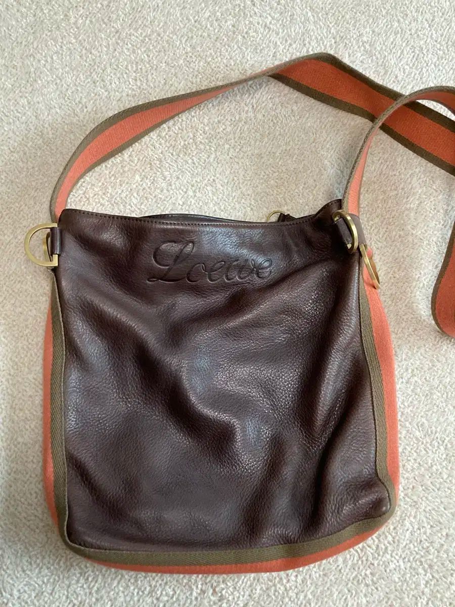 ロエベ クロスバック