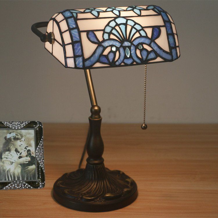 ◆芸術品◆ステンドランプ 花柄 照明ステンドグラス アンティーク レトロな雰囲気 ティファニー テーブルスタンド 室内装飾