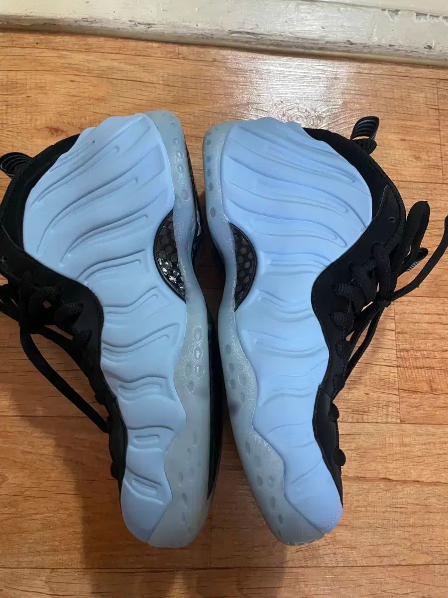 ナイキ エアフォームポジット ONE ブルーかスカイか かわいい アイ デリガシュー