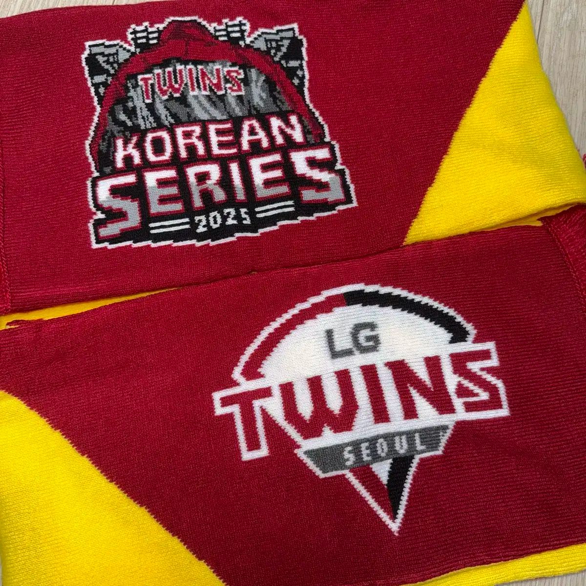 2025 LGツインズ 韓国シリーズ コシ 1回戦 秋野球 マフラー