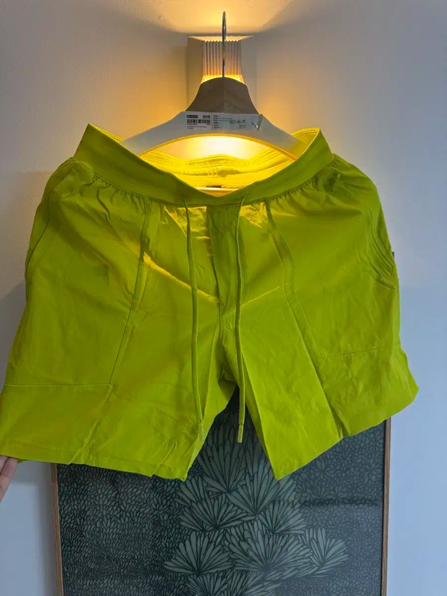 lululemon ルルレモン ライセンス トゥ トレイン 黒鉄のミステリートレイン Sサイズ