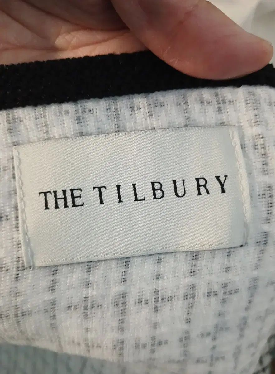 バイカラー ノーカラージャケット