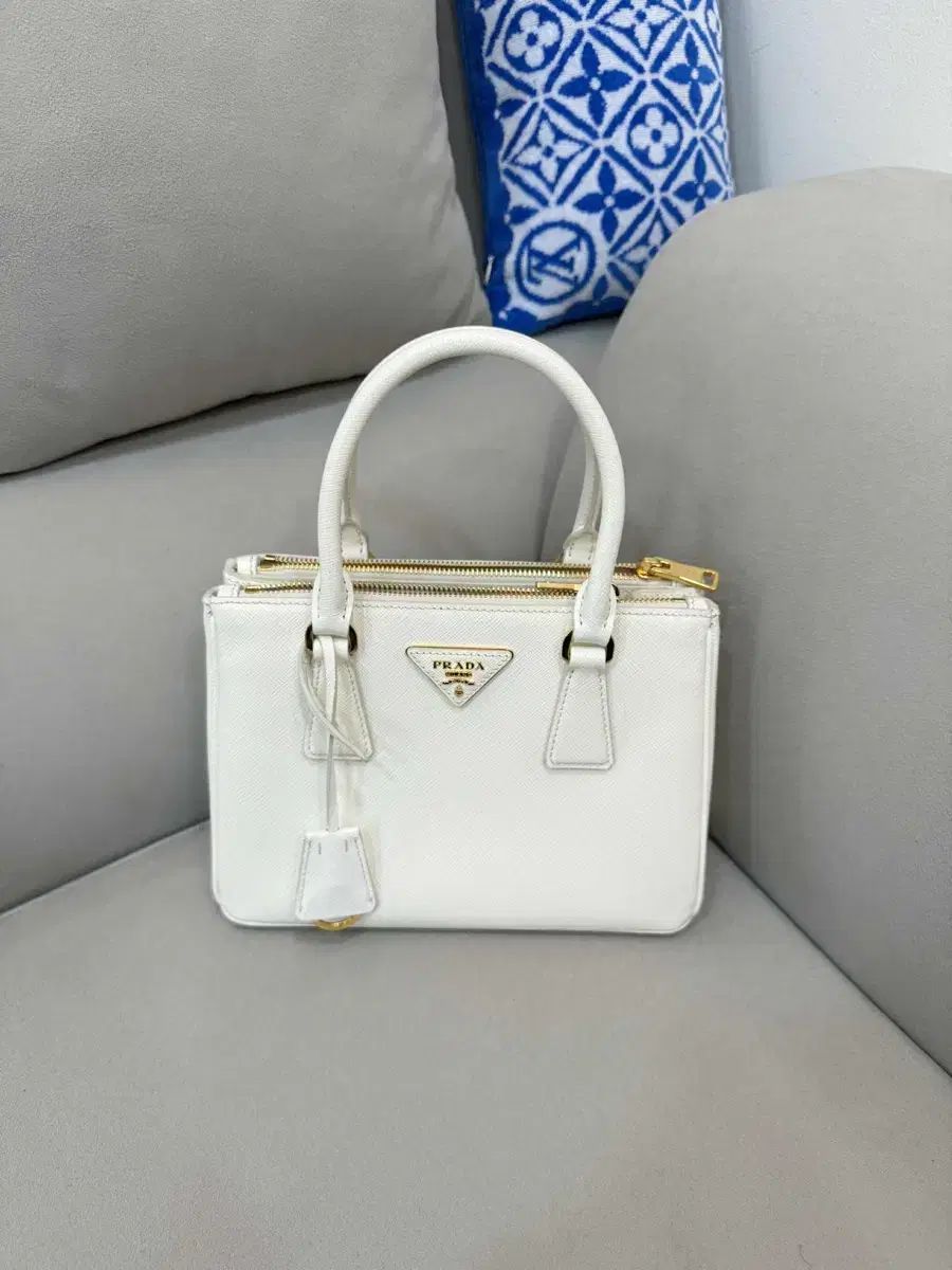 プラダ サフィアーノ ギャレリア バッグ