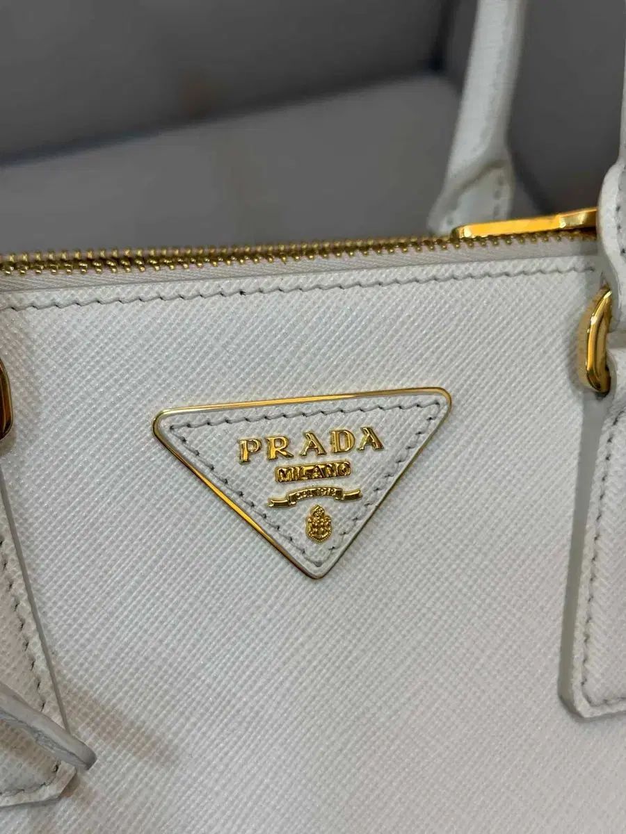 プラダ サフィアーノ ギャレリア バッグ