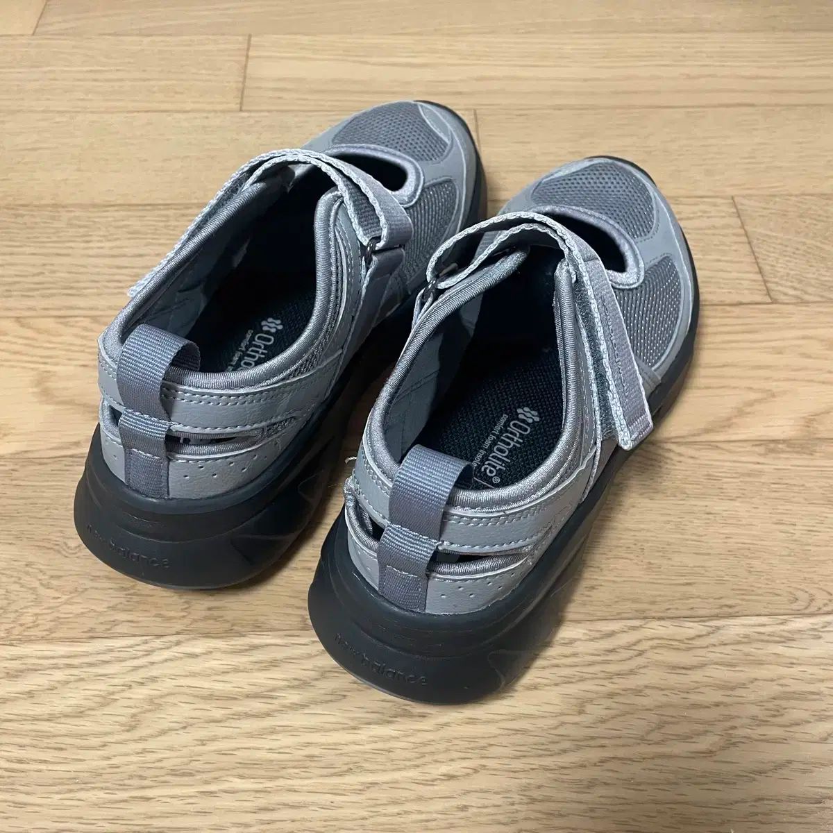 230 ニューバランス ブリーズ グレー メリージェーン サンダル