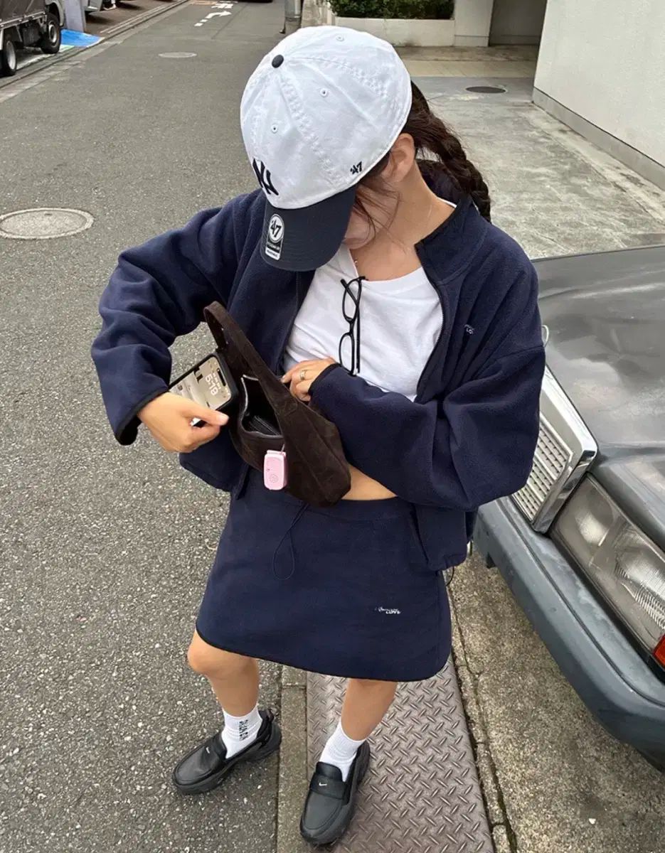 バイムード ベル フリース ジップアップ ネイビー トップス