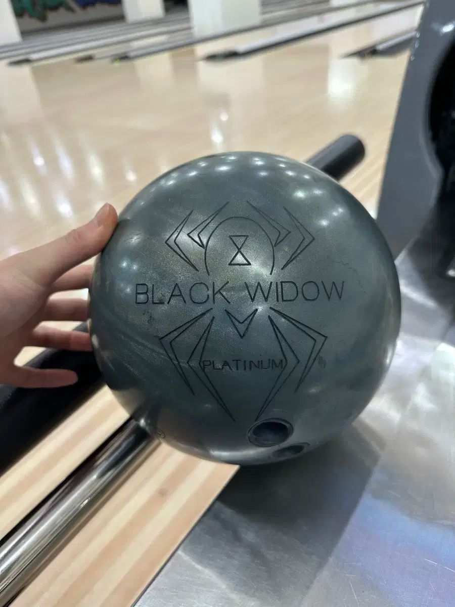black widow プラチナ ボーリング 15パウンド