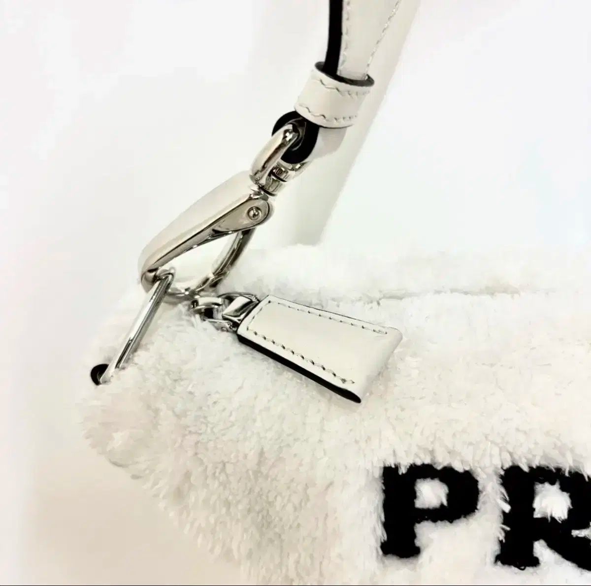 プラダ テリー トライアングル ポーチ クロス ショルダーバッグ DECORATOM_COM_BR