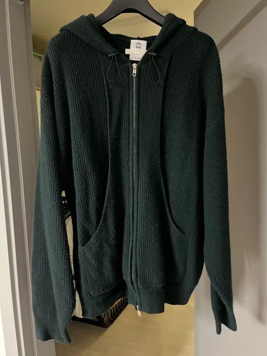 1 ポリテル x ワースワイルムーブメント ニット フードジップアップ ダークグリーン
