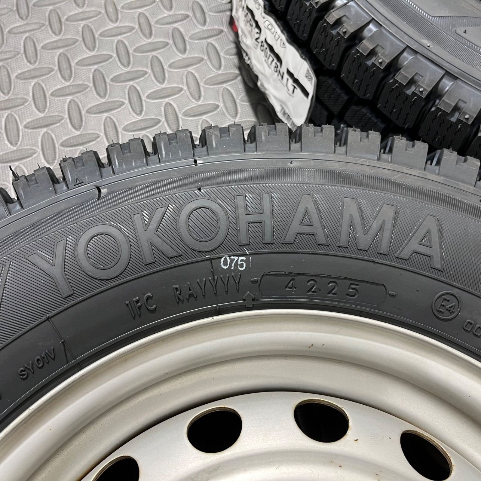 U71 スタッドレスタイヤ