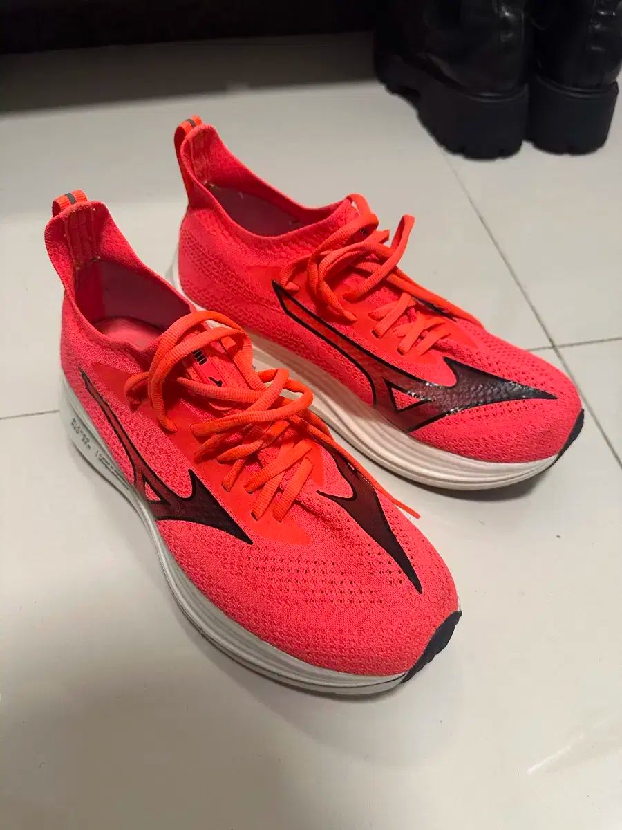 ミズノ NEO 270 SUPERトレーナー