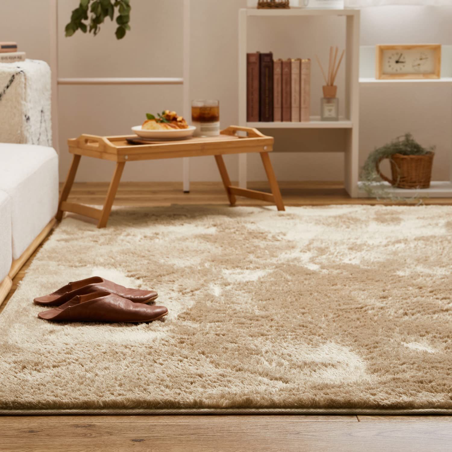 萩原 ラグ ベージュ 約190×190cm カミン シャギーラグ 洗濯機OK 無地 ふわふわ 滑りにくい加工 ホット対応