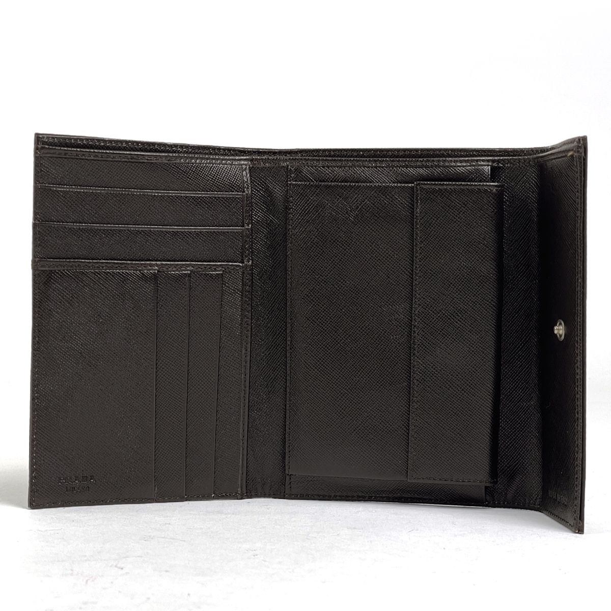 ロゴプレート 三つ折り財布