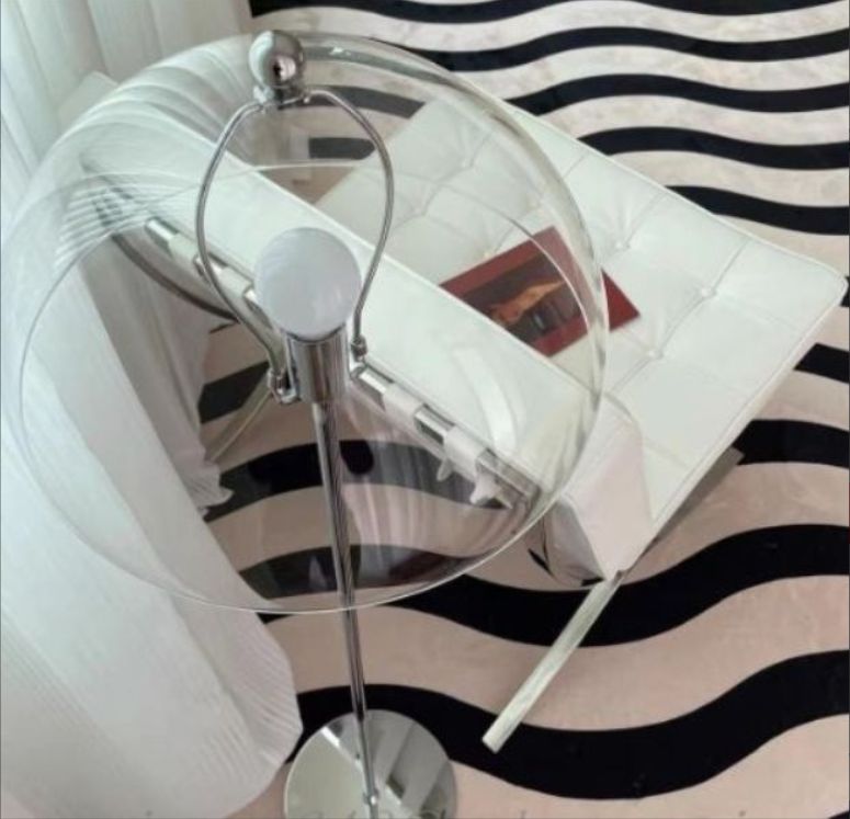 ロアランプ 透明なアクリルシェード