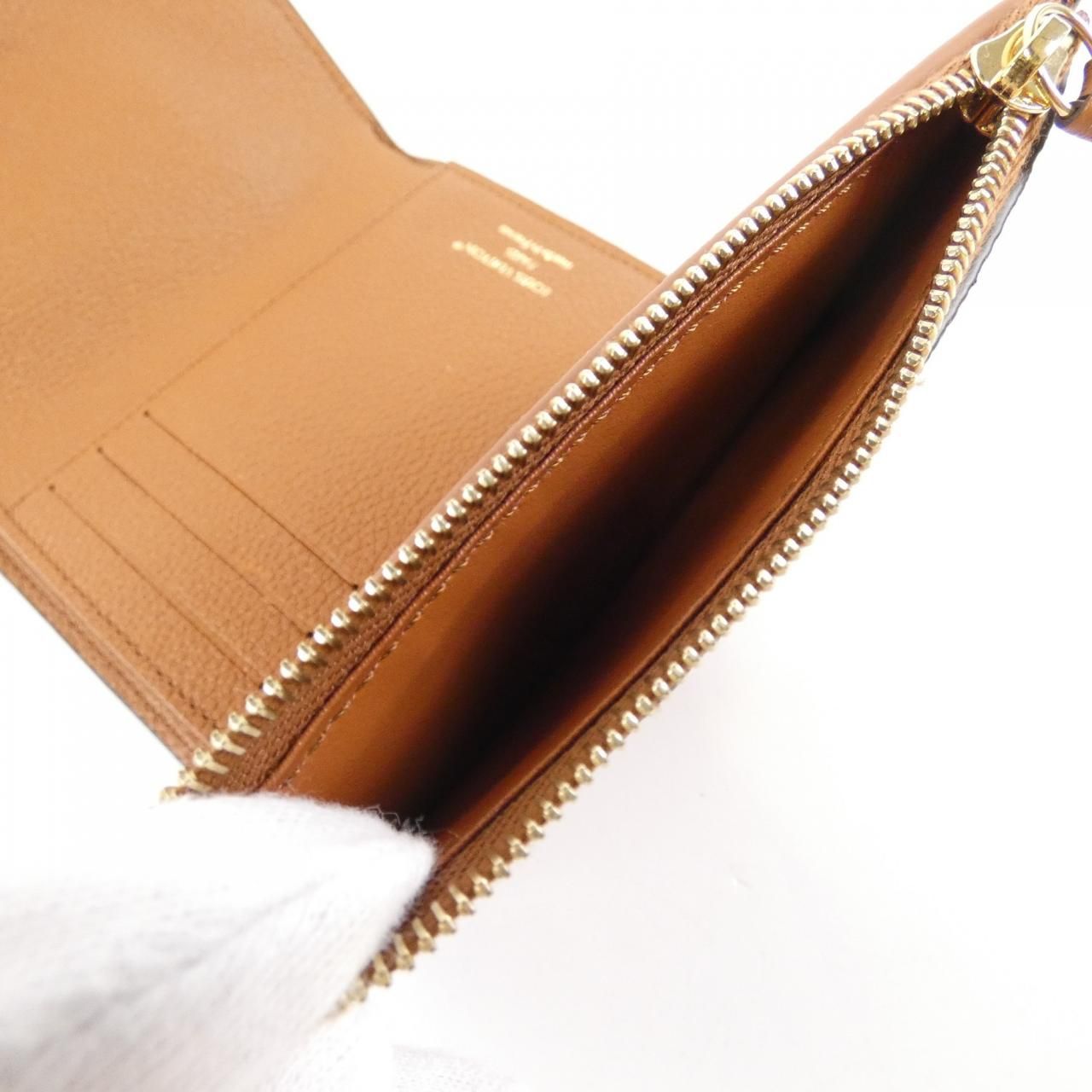 ポルトフォイユ ヴィクトリーヌ