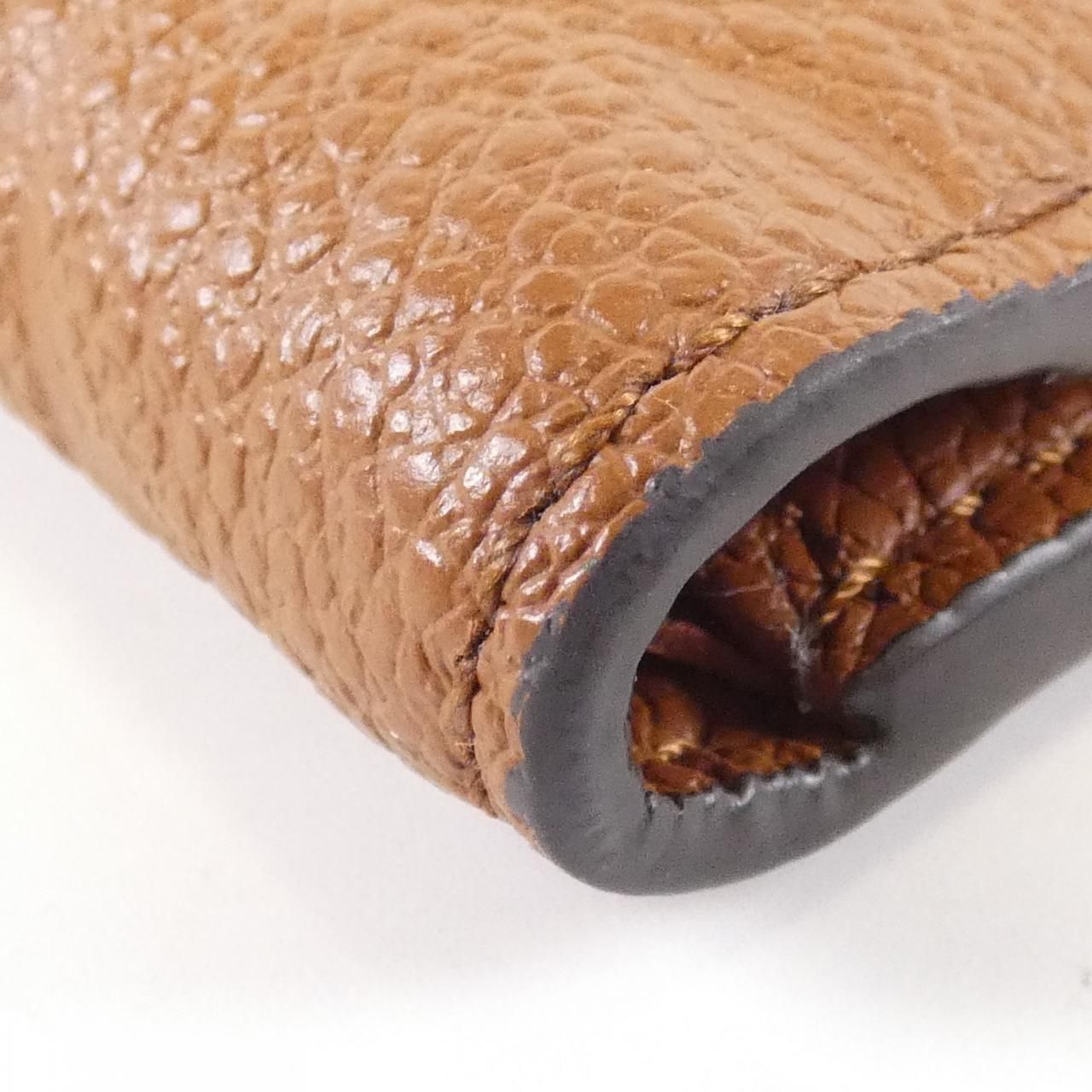 ポルトフォイユ ヴィクトリーヌ