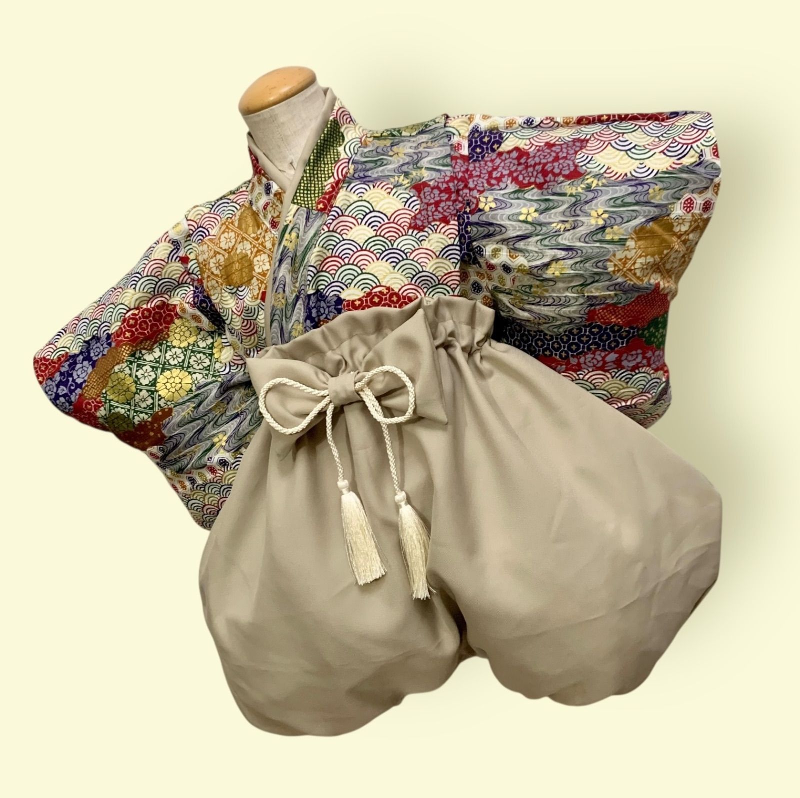  soyo 祝いの日のベビー袴 彩り和柄×グレージュ袴 初節句 お食い初め ハーフバースデーに 着物 産着 着物 セレモニードレス