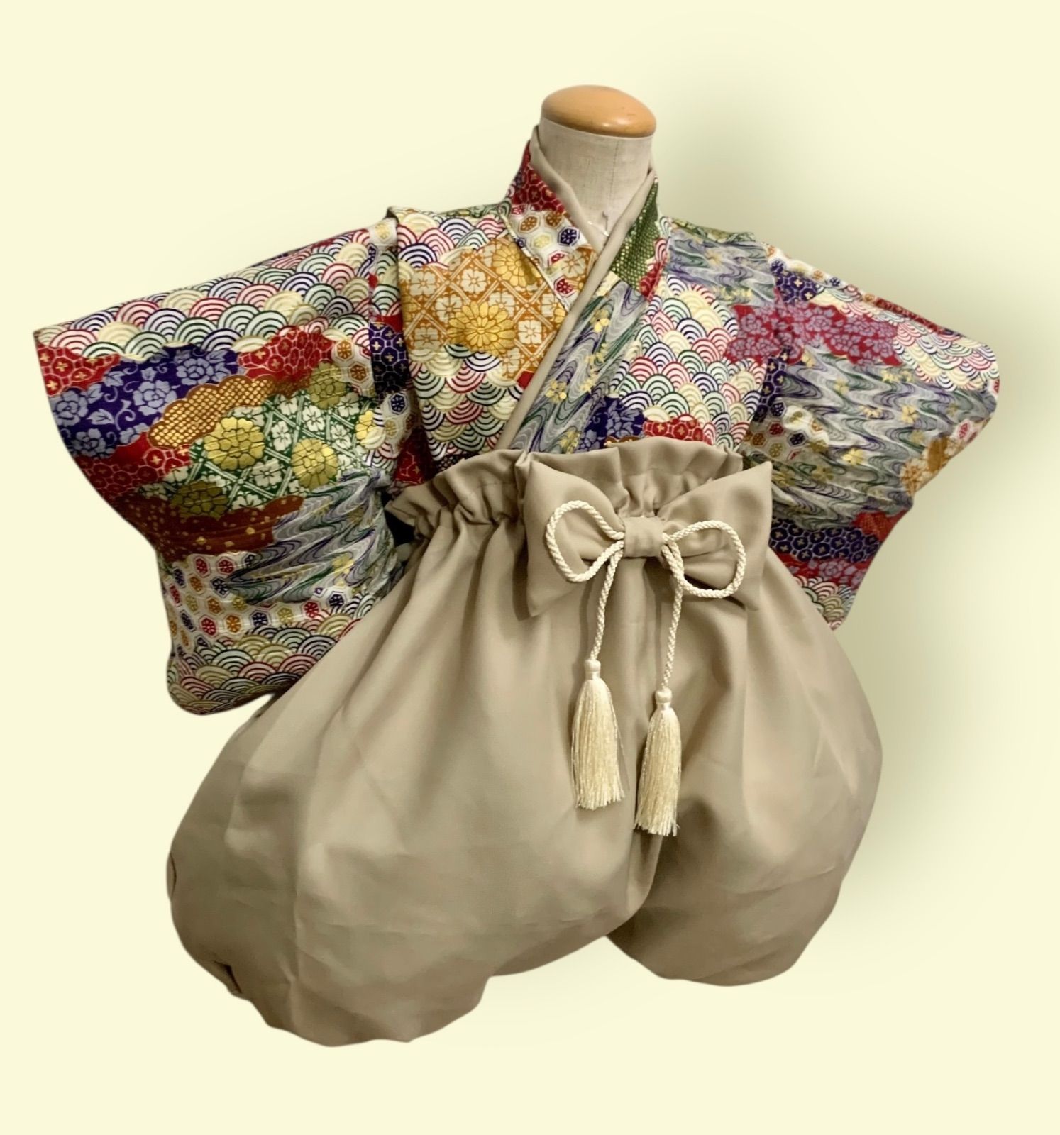 soyo 祝いの日のベビー袴 彩り和柄×グレージュ袴 初節句 お食い初め ハーフバースデーに