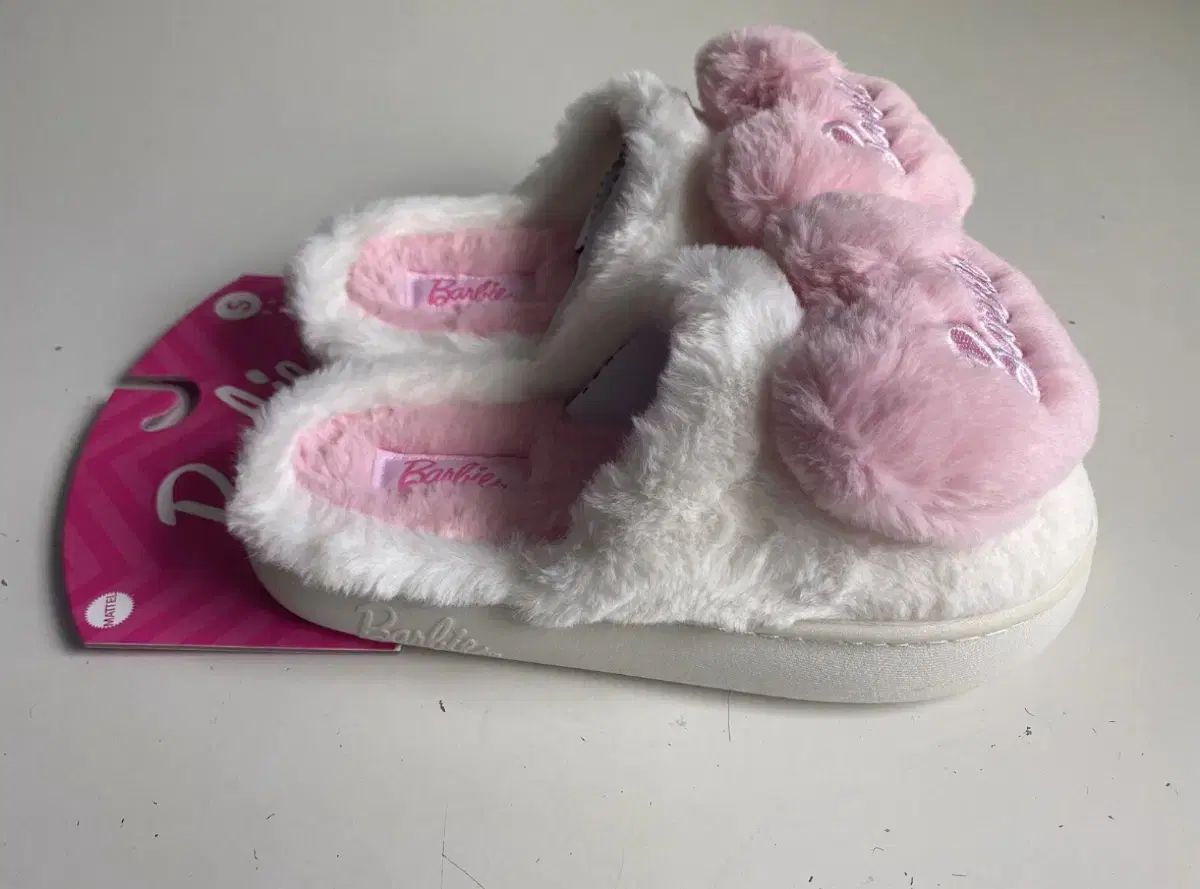 バービー ピンク ハート ファー スリッパ