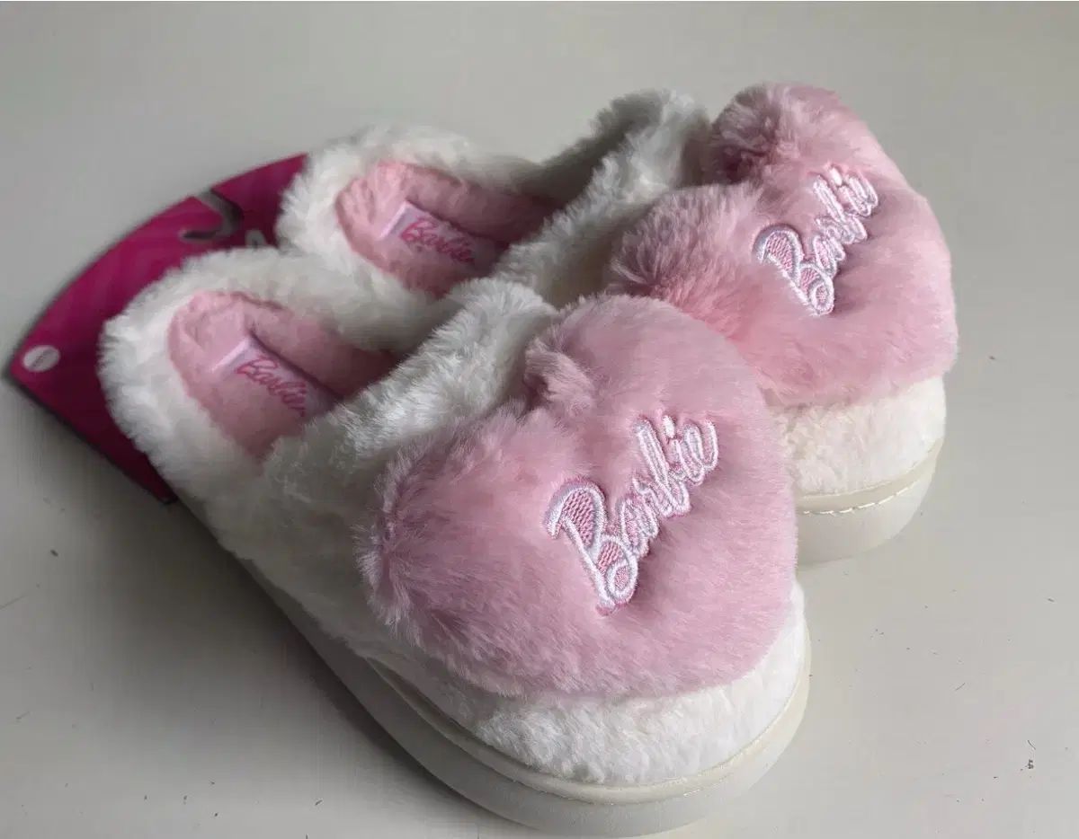 バービー ピンク ハート ファー スリッパ