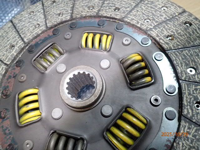 いすゞ 6BB1 6QA1 6HE1-T 6SD1TP 6SA4 6RA1 FXR FVR FVZ 6BG1TC 6RB1 6SA1 フォワード ダイキン クラッチディスク 9312401970 1312400320 ME520001