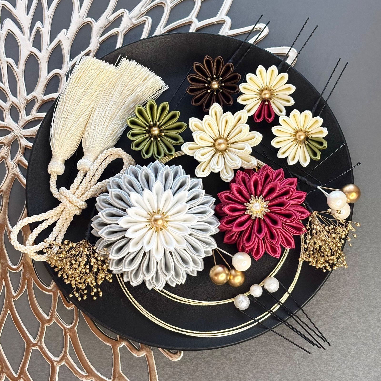 成人式髪飾り 結婚式髪飾り ウエディング ヘッドドレス ヘッドパーツ 卒業式 色打掛 サテンつまみ細工 グレー