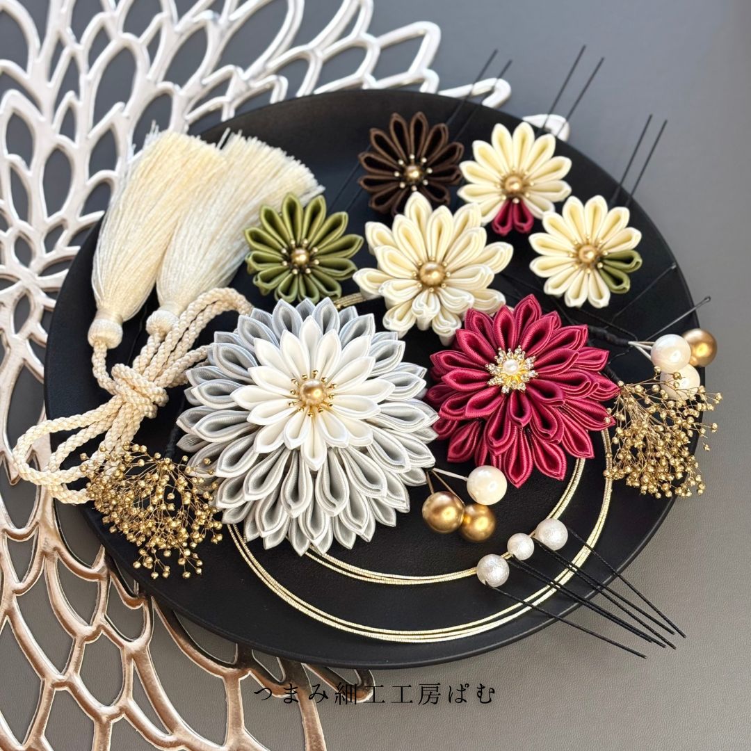 成人式髪飾り 結婚式髪飾り ウエディング ヘッドドレス ヘッドパーツ 卒業式 色打掛 サテンつまみ細工 グレー