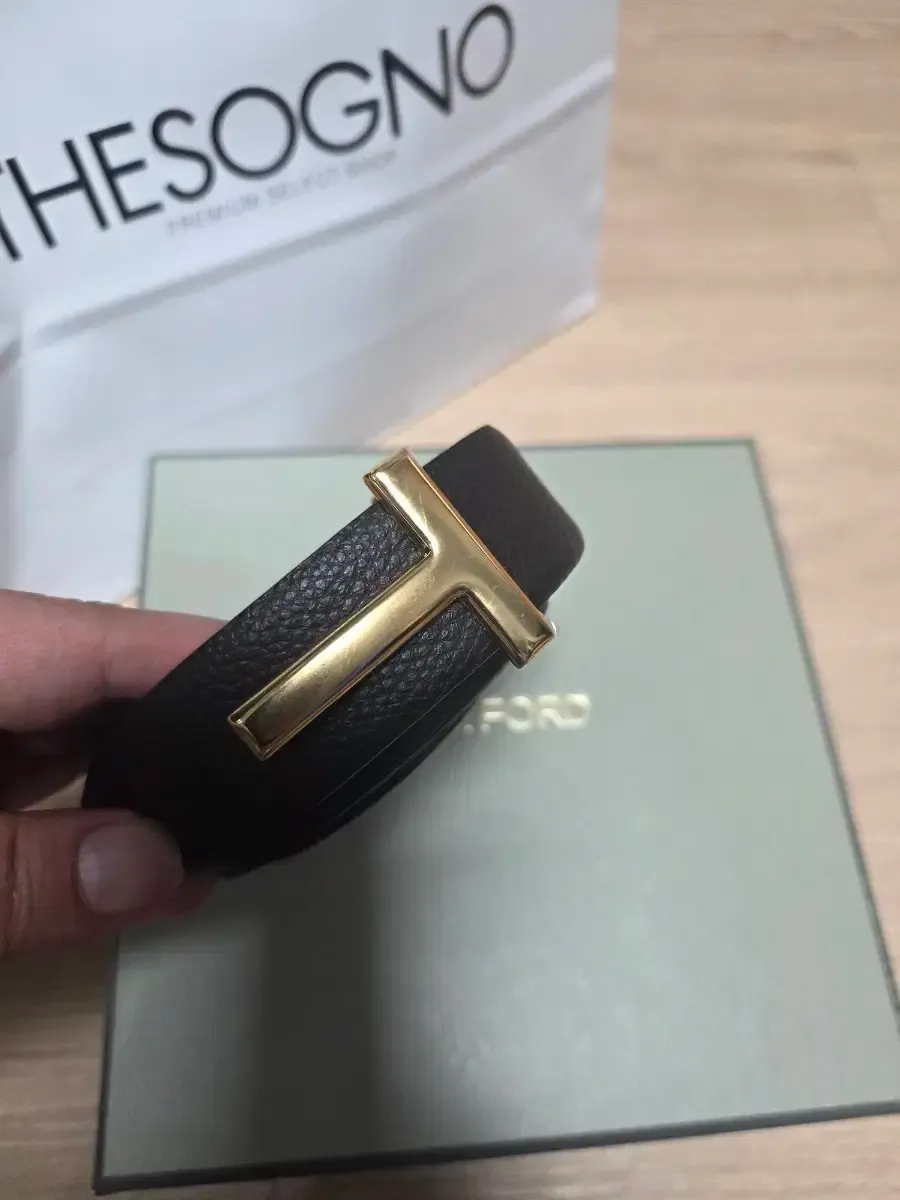 2025年最新】TOM FORD メンズ ベルトの人気アイテム - メルカリ