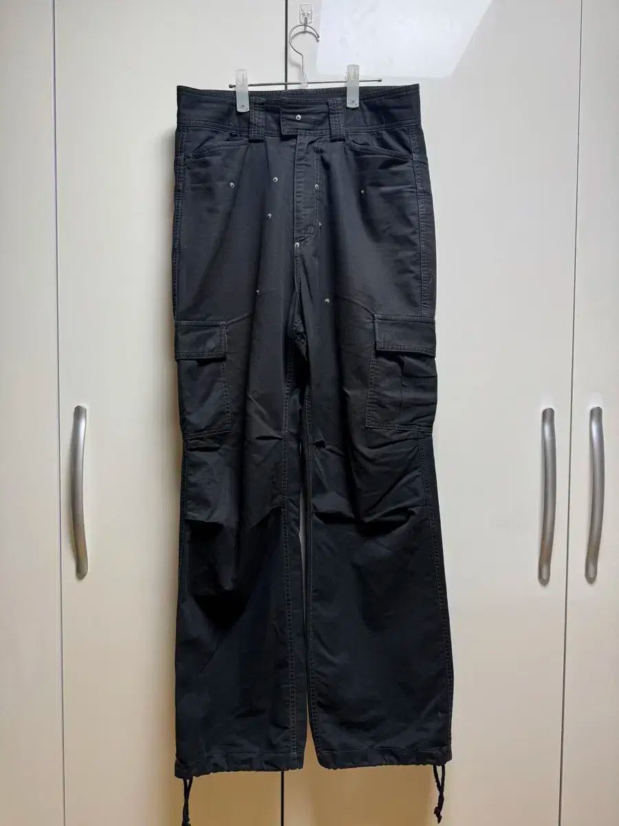 Computer format スタッズ カーゴパンツ