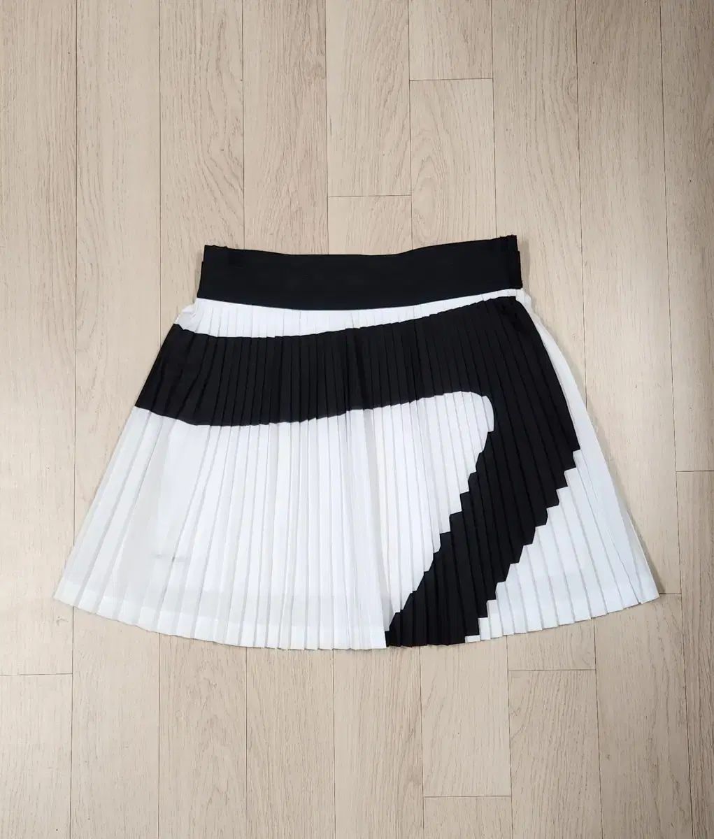 TaylorMade Golf テーラーメイドゴルフ ウエスト バンド ビックロゴ バイカラー プリーツ キュロット スカート 67 23SS