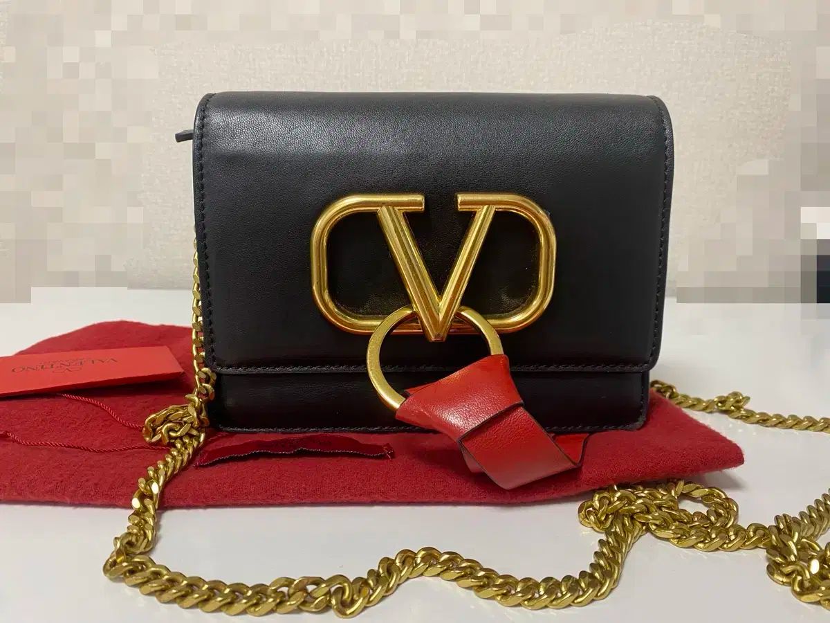 ヴァレンティノ レッド 놋 Vリング チェーン クロスバッグ