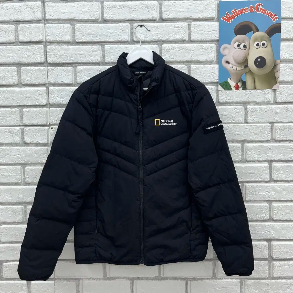 ナショナルジオグラフィック 軽量 ダウン ブラック ワッペンX - M 95