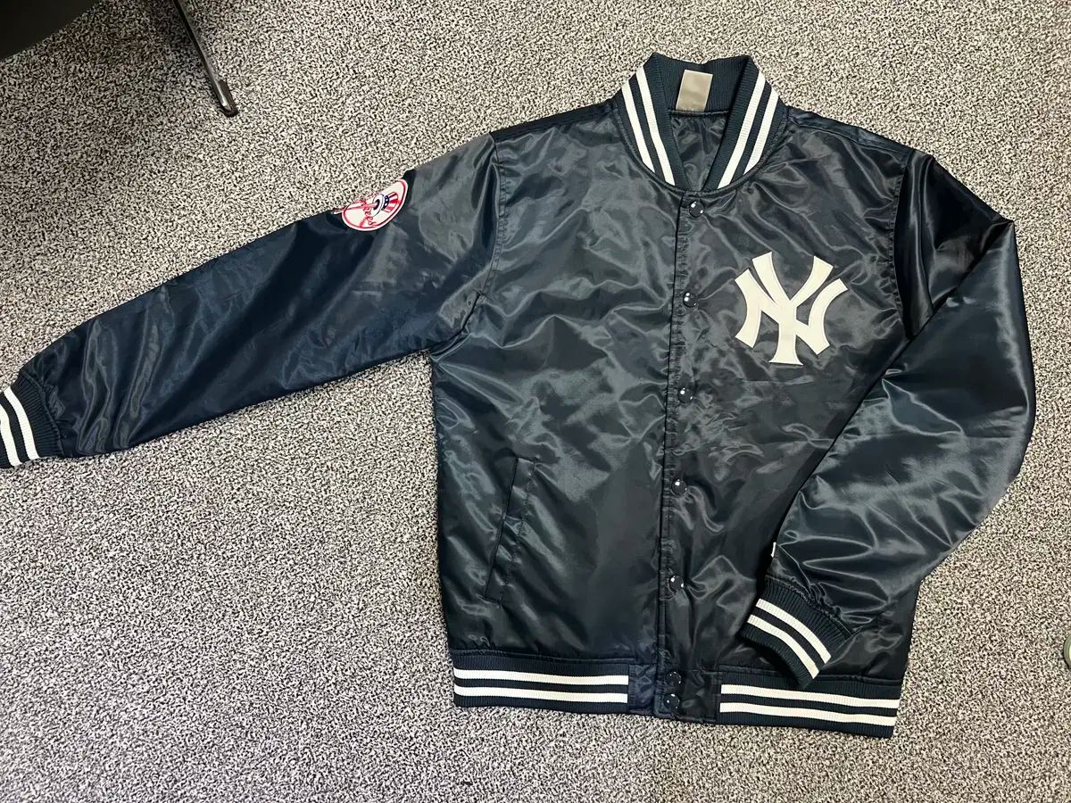 ファナティクス ニューヨーク ヤンキース サテン スタジャン XL
