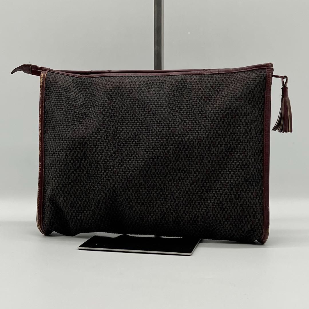 美品】Yves Saint Laurent イヴサンローラン ロゴ クラッチバッグ