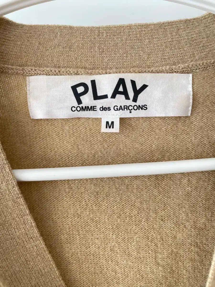 カーディガン ベージュ